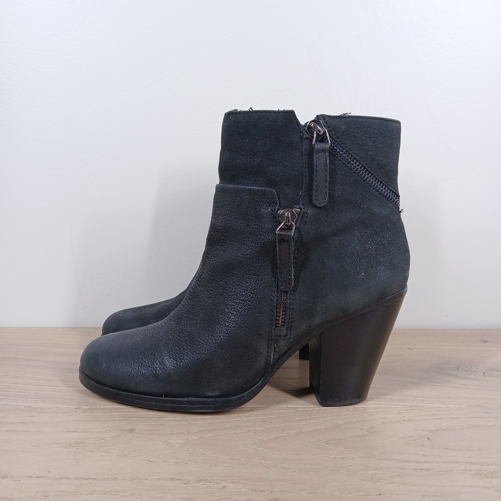 Vince Camuto Hinnegan Boots Women 8 Black Leather Zip Block Heel Ankle
